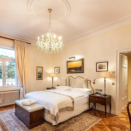 Palace 5* Μεράνο
