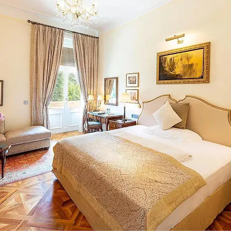 Palace Ξενοδοχείο Μεράνο