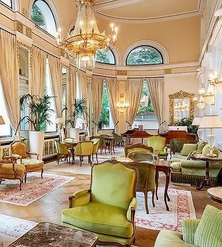 Palace Готель 5*